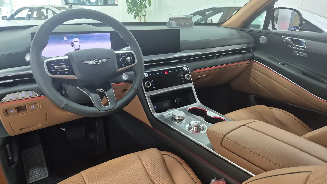 제네시스 SUV 실내 운전석과 디스플레이