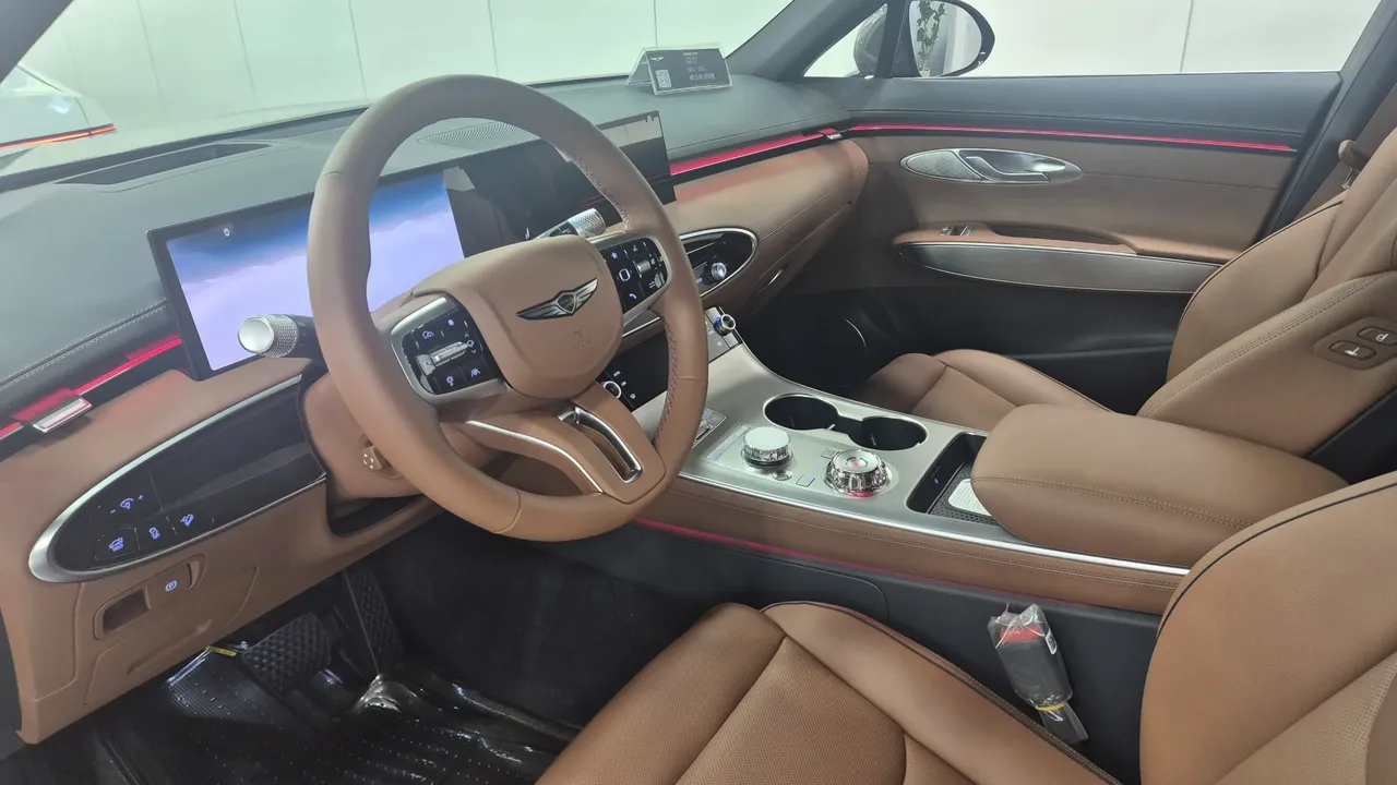 제네시스 SUV 실내 대시보드와 시트