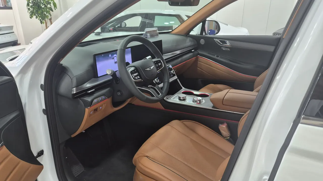 제네시스 SUV 실내 운전석과 시트