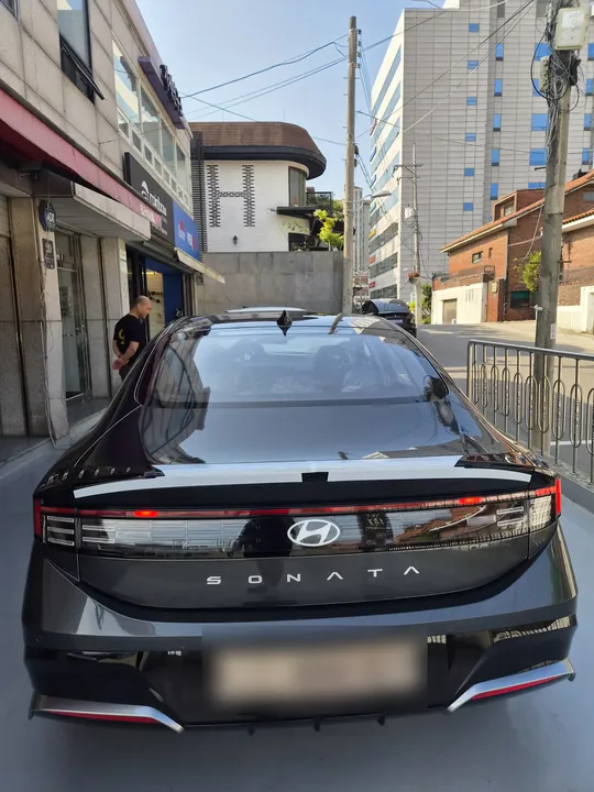 신강남대리점 쏘나타 후면 모습
